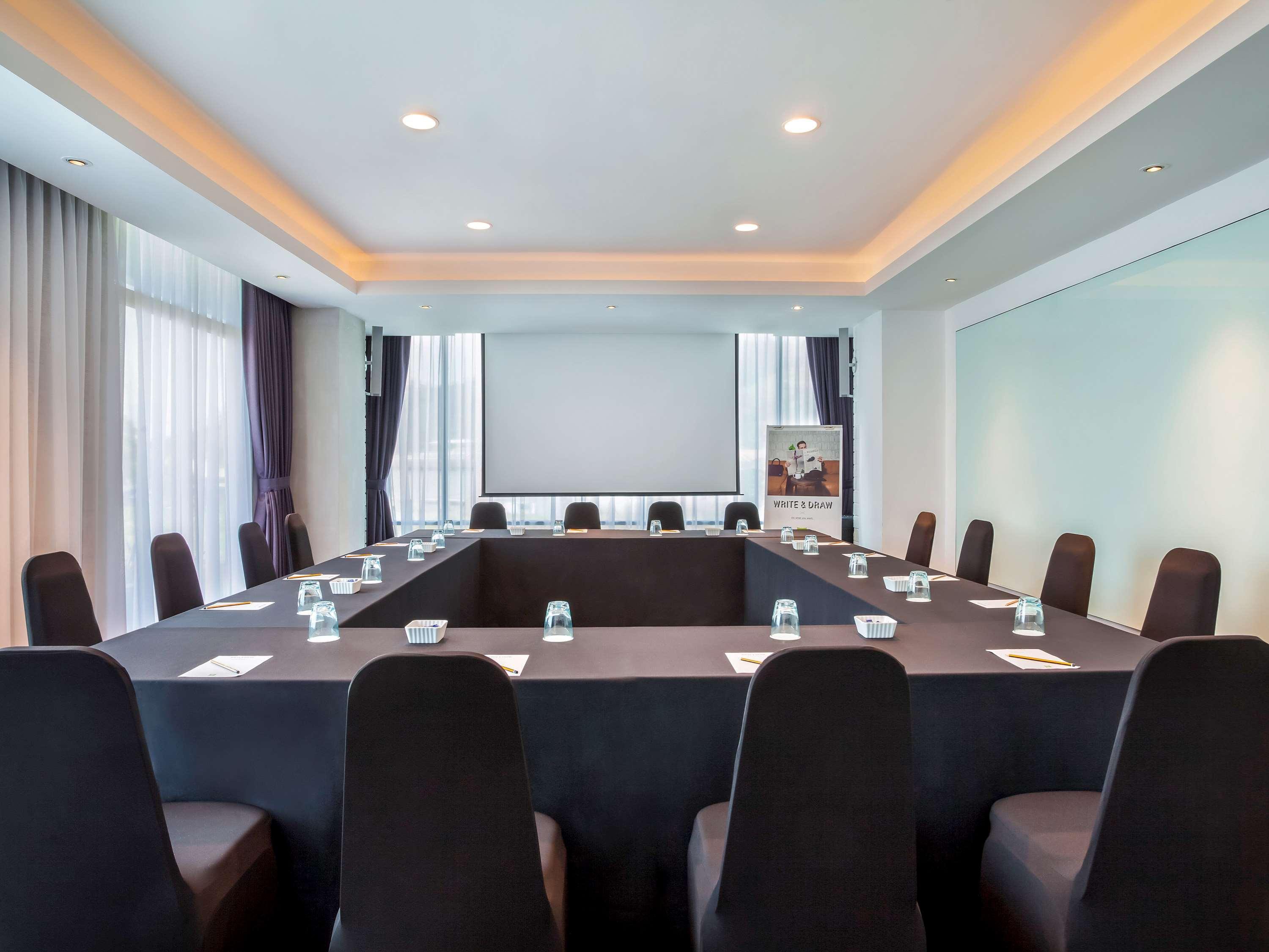 Ibis Styles Kota Kinabalu Inanam Hotel Екстериор снимка