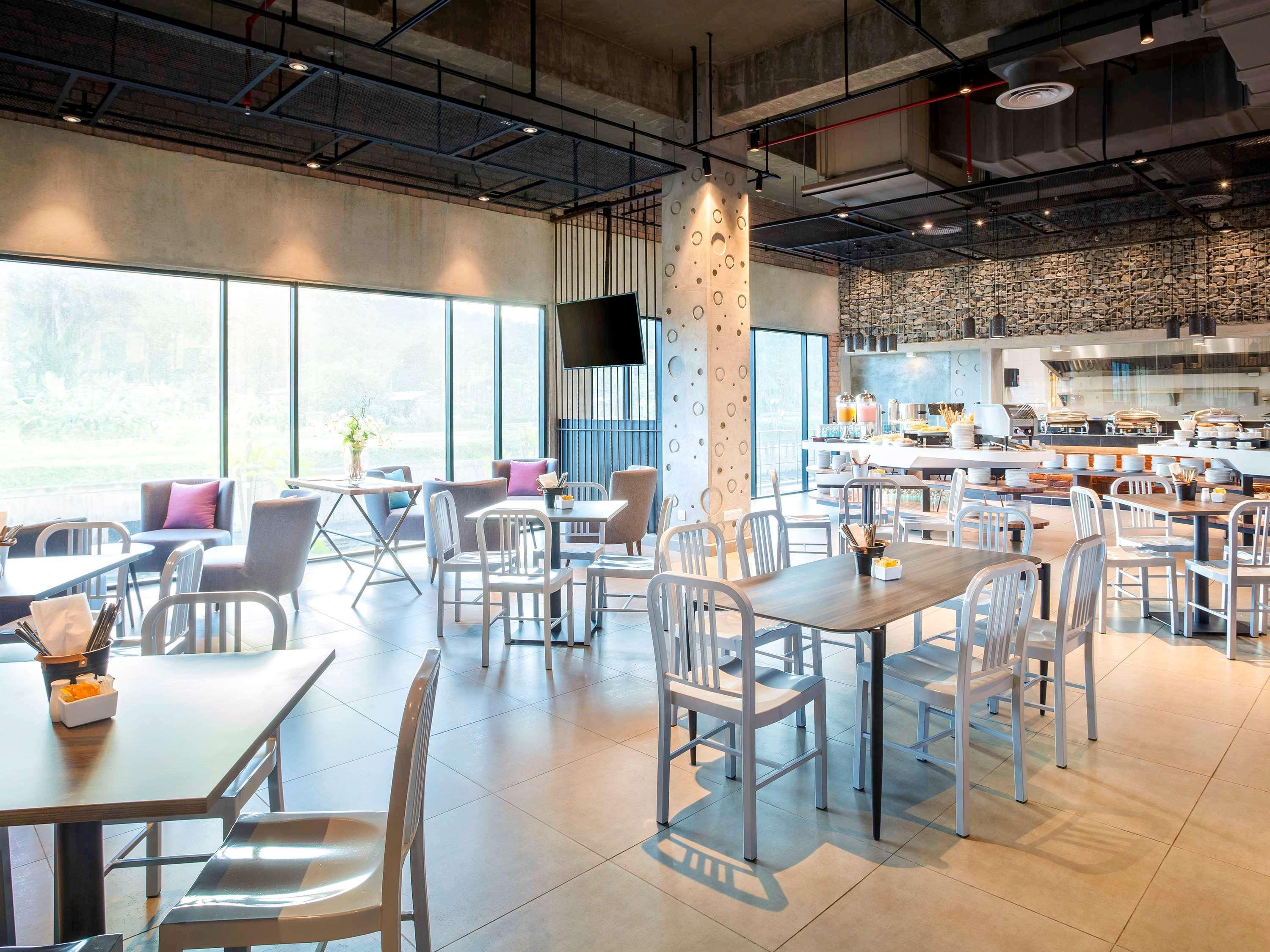 Ibis Styles Kota Kinabalu Inanam Hotel Екстериор снимка