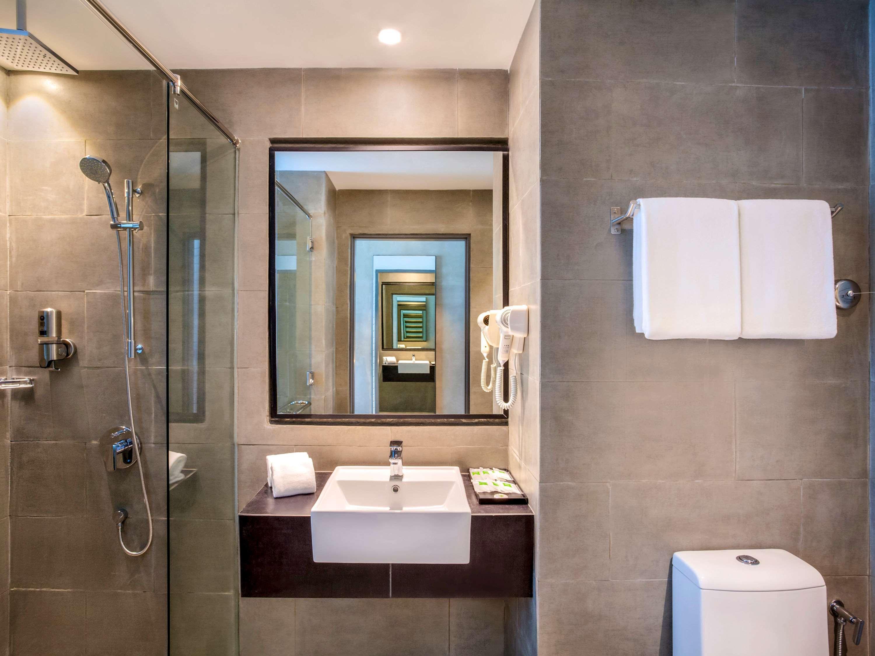 Ibis Styles Kota Kinabalu Inanam Hotel Екстериор снимка