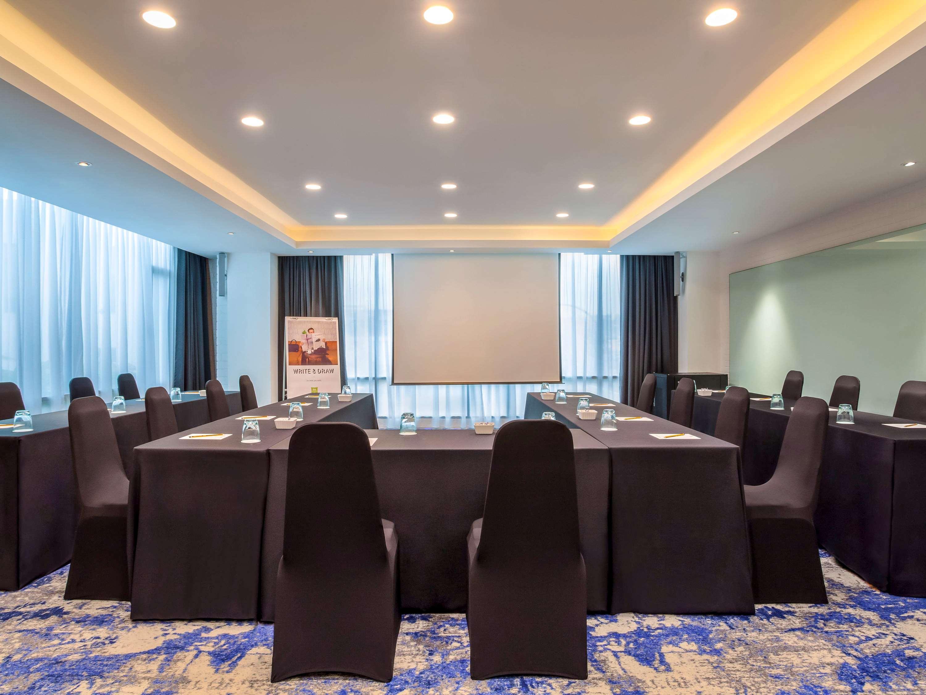 Ibis Styles Kota Kinabalu Inanam Hotel Екстериор снимка