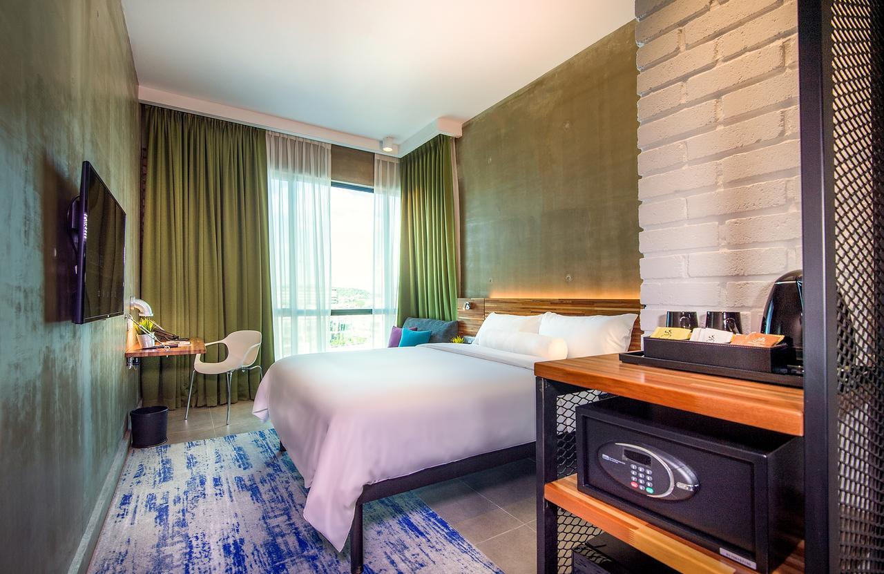 Ibis Styles Kota Kinabalu Inanam Hotel Екстериор снимка