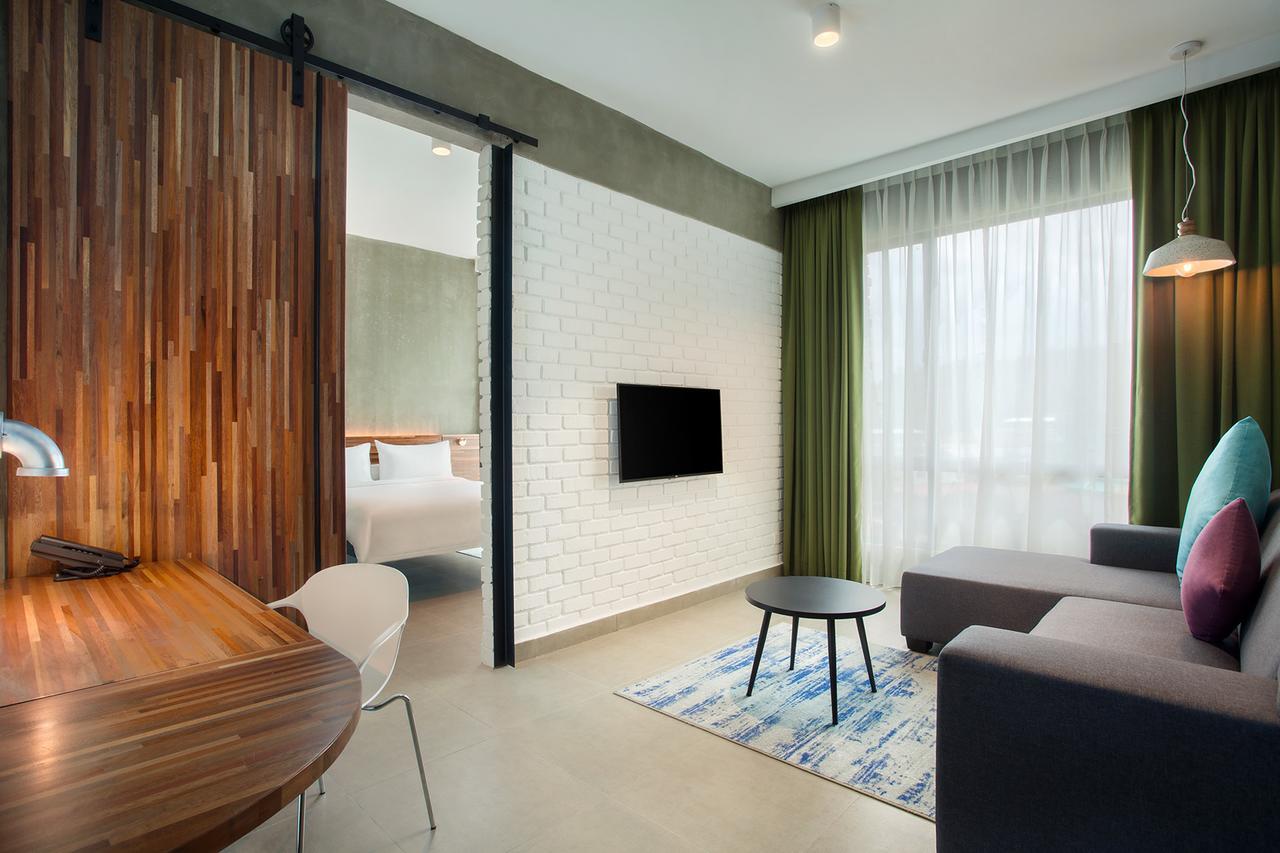 Ibis Styles Kota Kinabalu Inanam Hotel Екстериор снимка